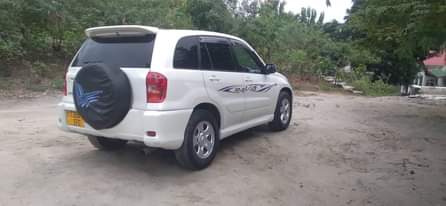 A picture of RAV4 KILL TIME BEI MILION 21 GARI BADO MPYA