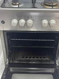 A picture of Barely used gas cooker with oven Price 140k Location OLUYOLE