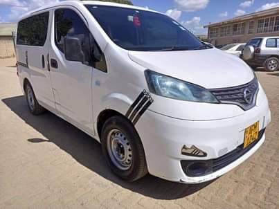 nissan nv200