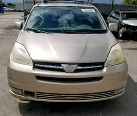 A picture of TOKUNBO Toyota sienna YEAR MODEL 2004 TRANSMISSION Automatic CONDITION Buy