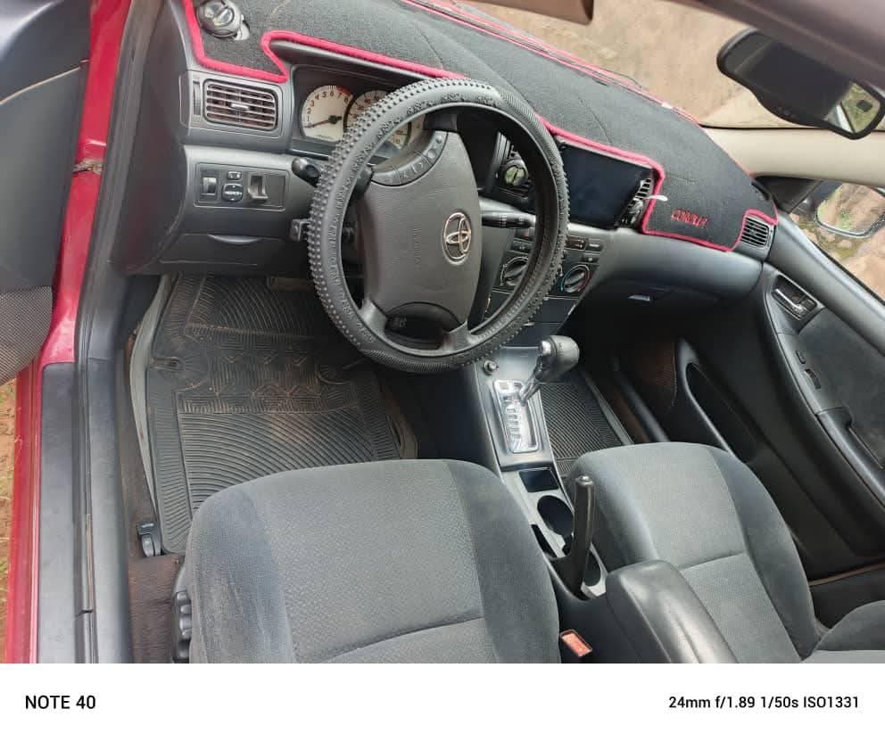 A picture of Toyota Corolla 04