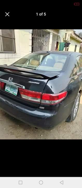 A picture of 04 Honda Accord