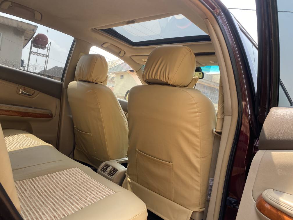 A picture of Pre Used Lexus Rx330 with Powerbooth and Tilting Sunroof Belgium