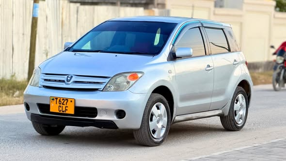 A picture of Toyota ist no C 0716015782