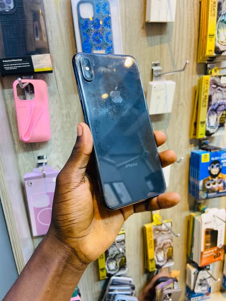 A picture of iPhone XS MAX 246GB