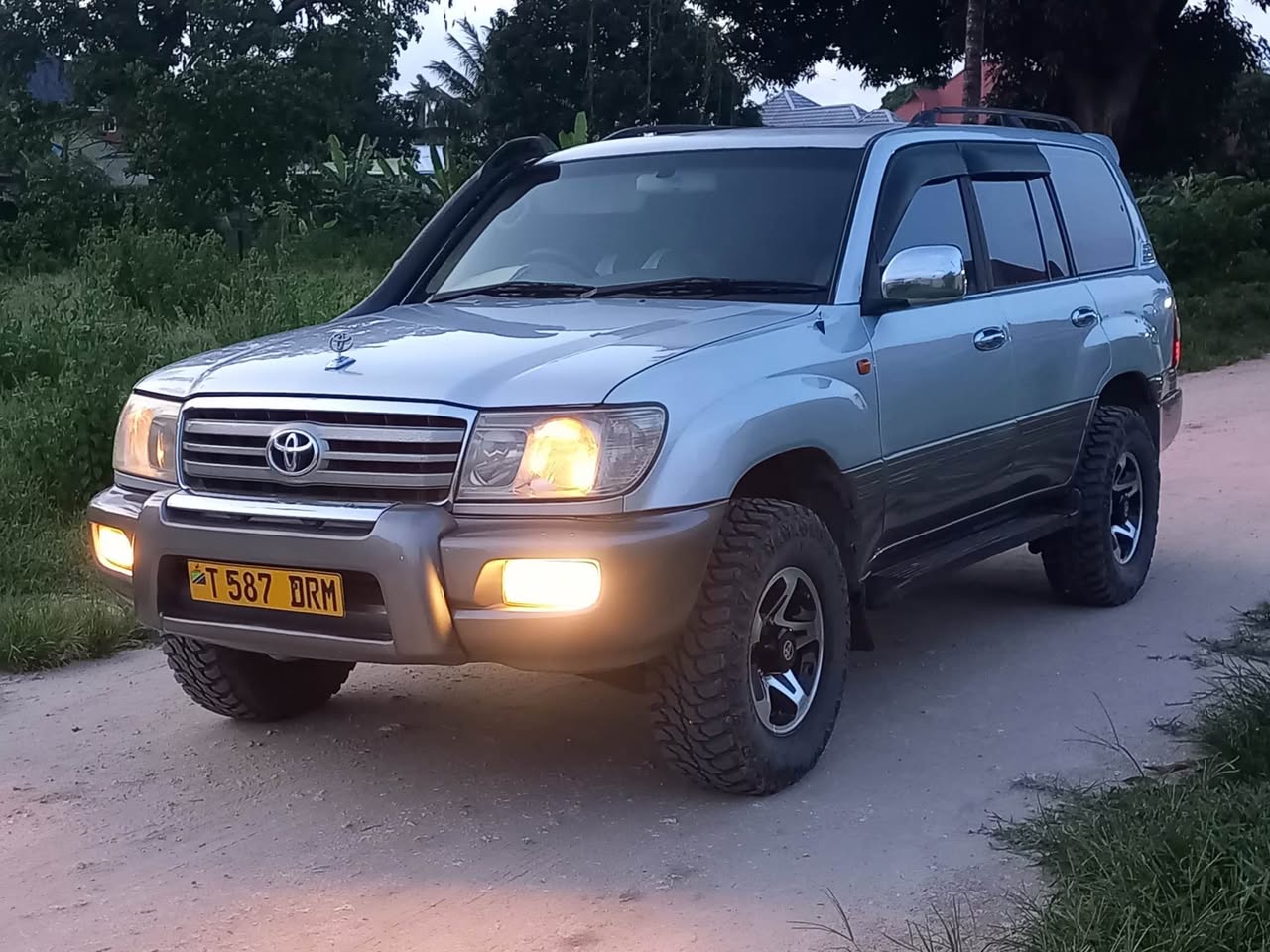 A picture of LANDCRUISER VX AMAZON DRM PRICE 68M 0765242424 Call WhatsApp INSTAGRAM