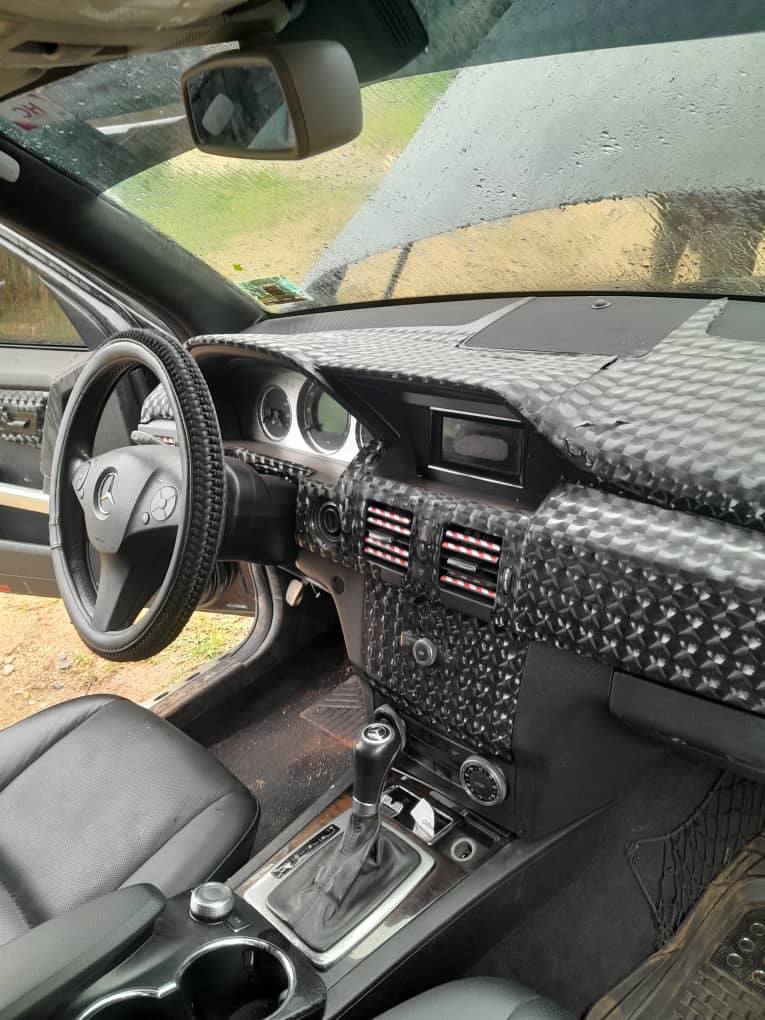 A picture of Dealer deal 2010 glk350 full options with panoramic roof engine