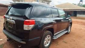 A picture of TOYOTA 4RUNER