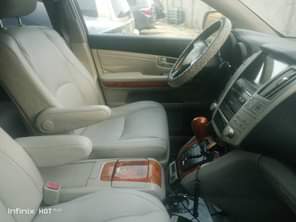 A picture of Lexus RX 330 going for 8 2 slightly on negotiation