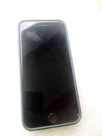 A picture of iPhone 7 plain Gb 128 bettry health 100