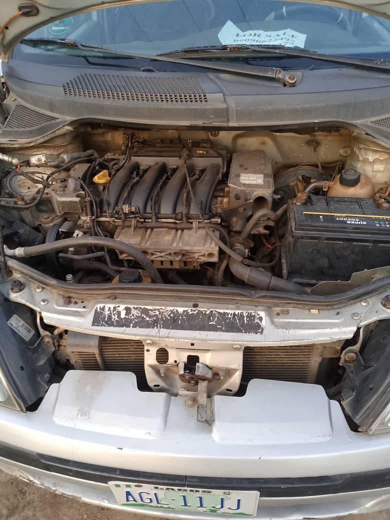 A picture of 2009 Renault scanic
