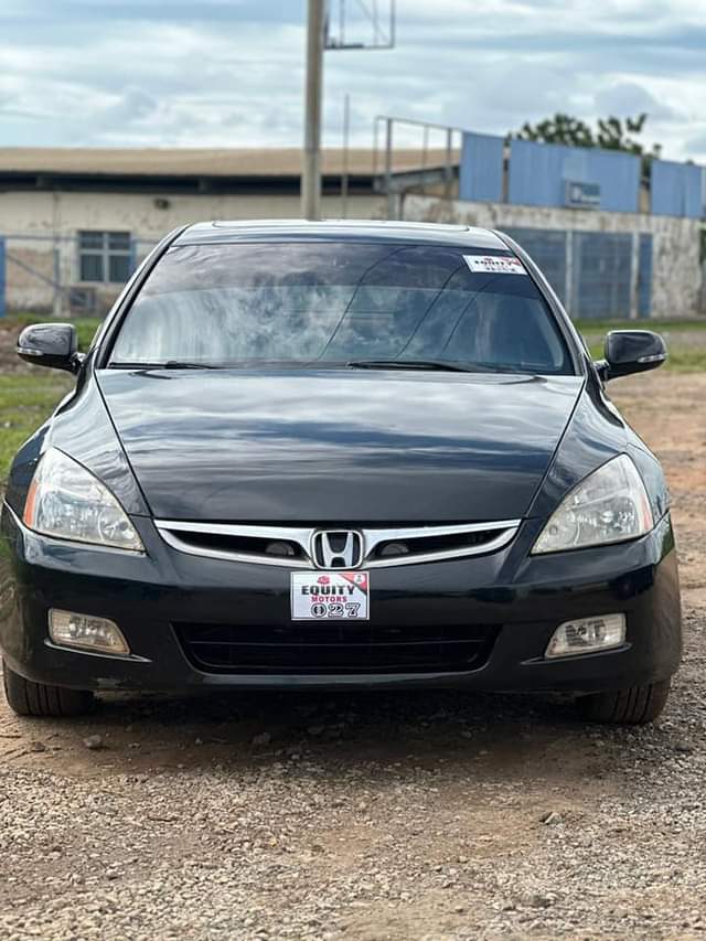 A picture of Belgium Standard Honda DC sharp with untempered Engine cooling AC