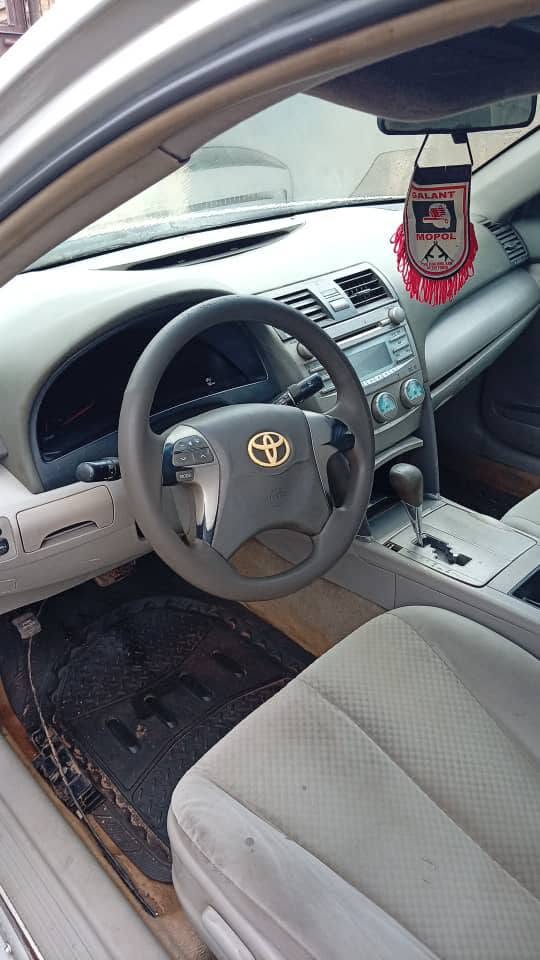 A picture of Toyota Camry 08
