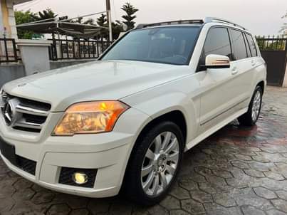 A picture of 2012 glk350 1 month used 13m