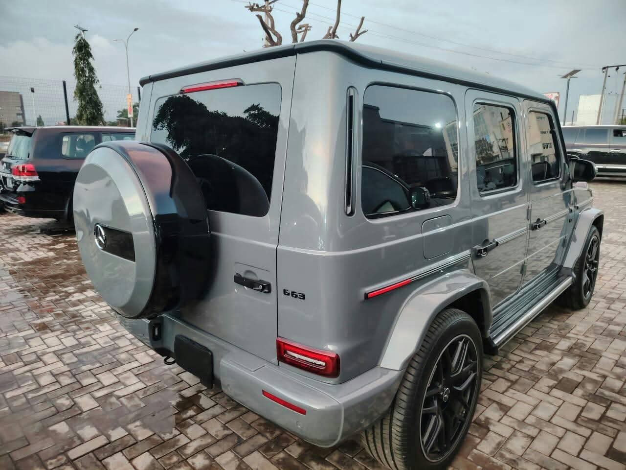 A picture of G class mercedes benz G63 2020