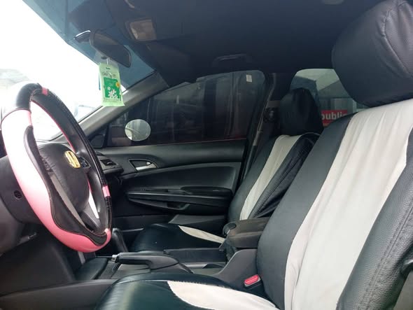 A picture of Honda Accord 2008