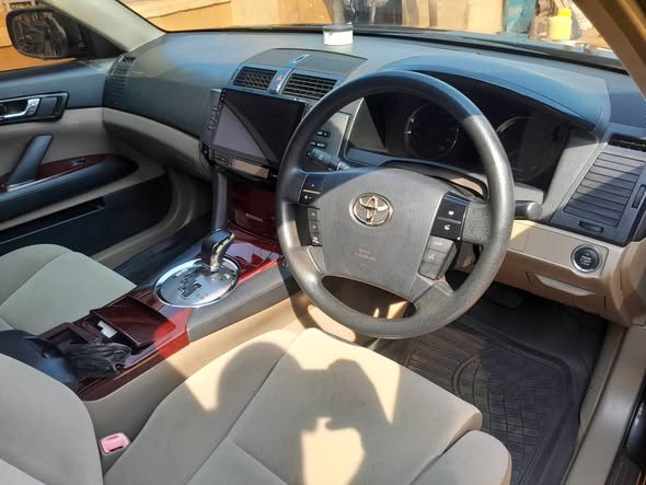 A picture of Toyota Mark x