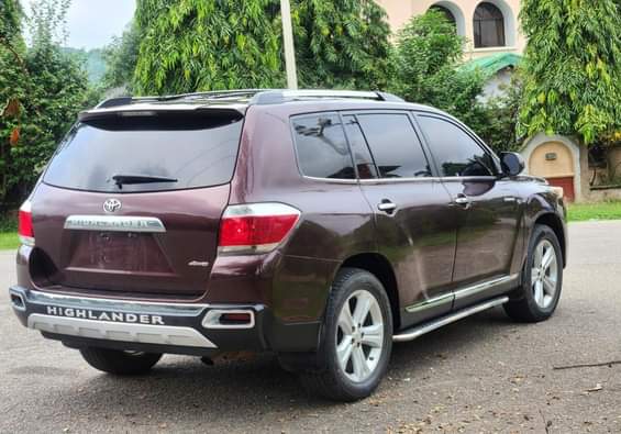 A picture of 2012 KEYLESS TOYOTA HIGHLANDER LIMITED V6 AT ABUJA 13 5