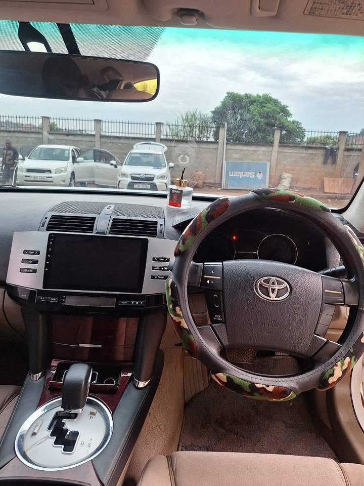 A picture of TOYOTA Mark x for sale