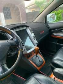 A picture of Lexus RX330