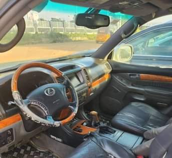 A picture of 2005 LEXUS GX470