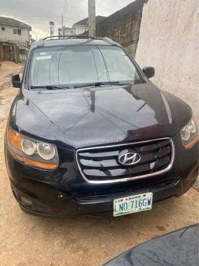 A picture of Hyundai Santafe