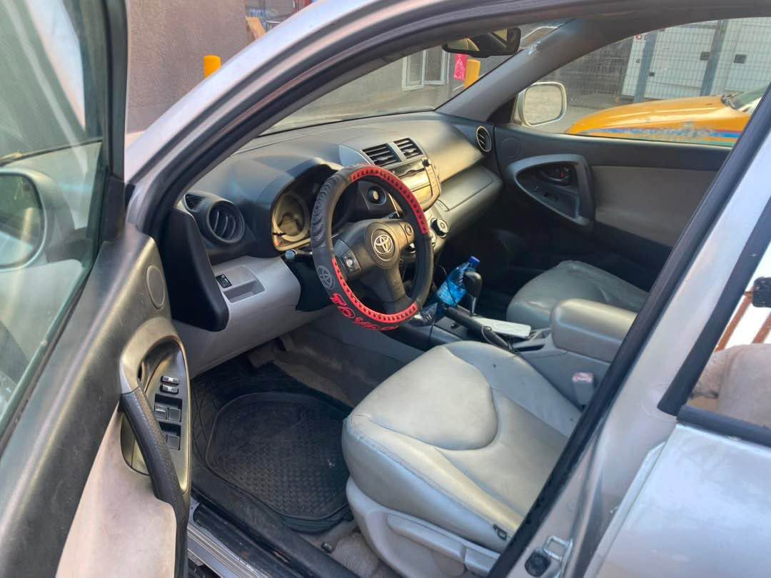 A picture of Toyota RAV4 2012 model