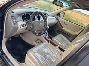 A picture of This is astonishing clean Toyota Highlander 2007 model 3 weeks