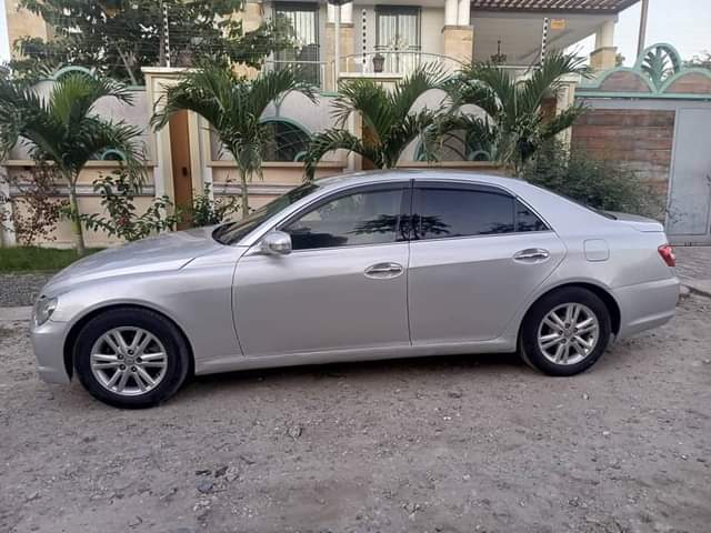 A picture of Toyota mark X