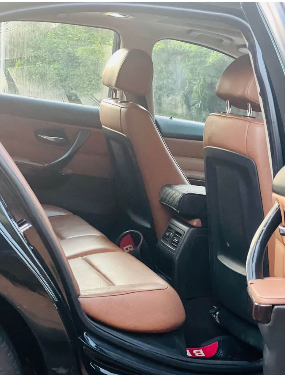 A picture of Super sharp bmwe90 engine gear and ac untampared just 4.3m