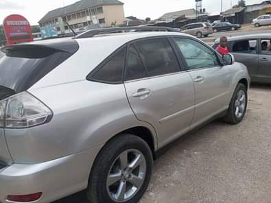 A picture of 2006 Lexus Rx350 everything is working perfectly Engine Gear Interior