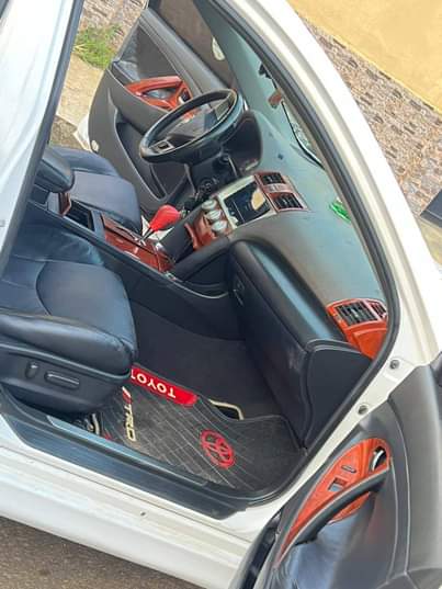 A picture of Clean TOYOTA CAMRY 2010 MODEL 4 plugs engine with everything