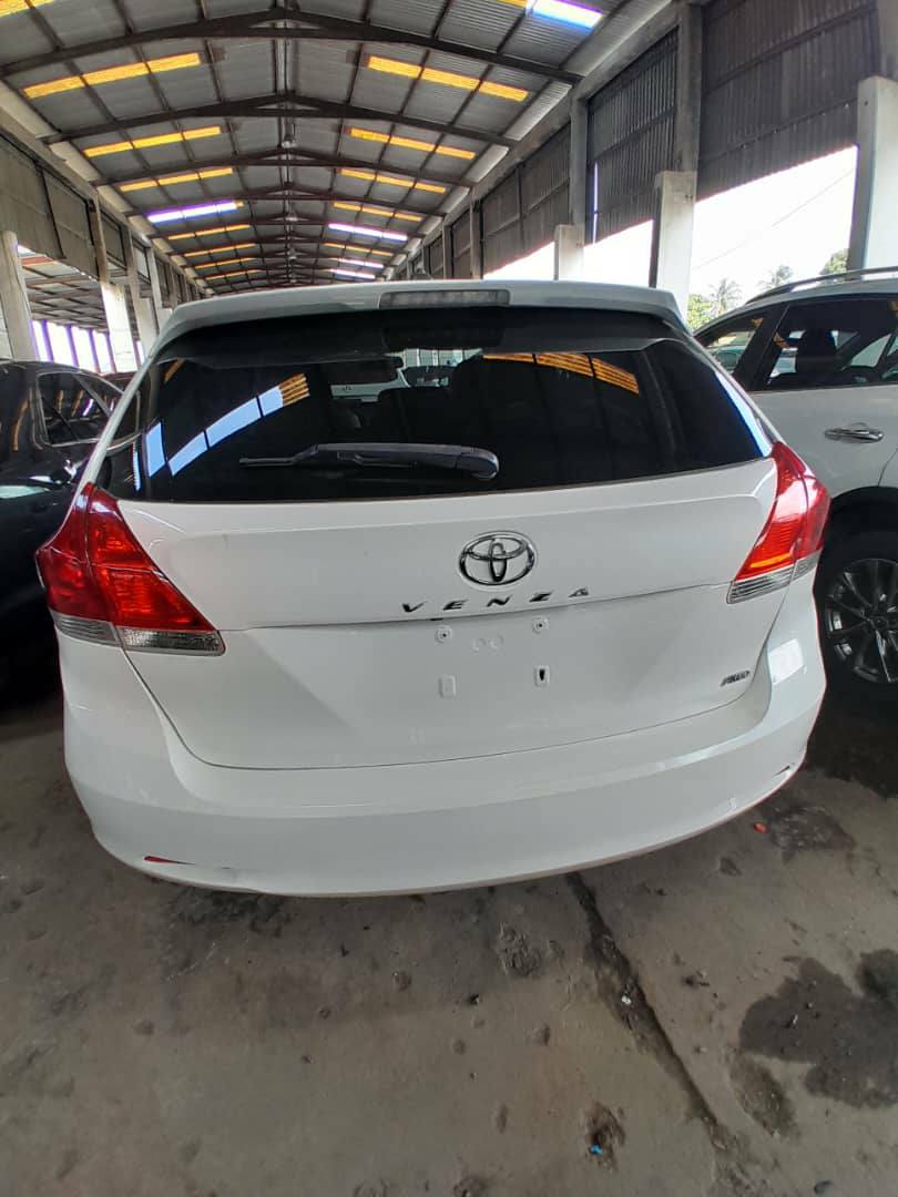 A picture of Fastest finger dealers deal tokumbo Toyota venza 2011 model just