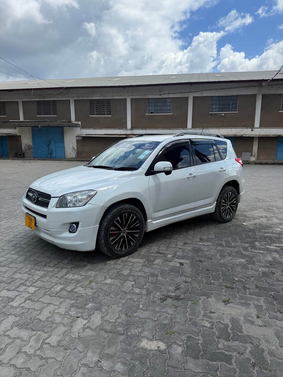 A picture of RAV 4