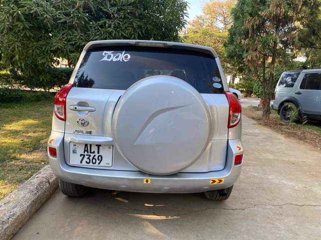 A picture of Rav 4 on sale with no pressure 110 000 location