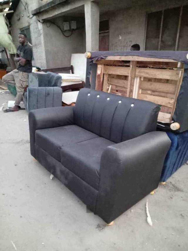 A picture of Uuzaji wa sofa
