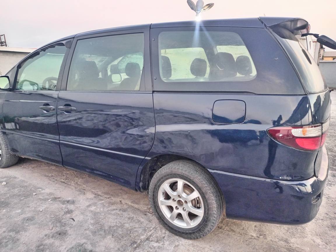 A picture of Toyota Previa