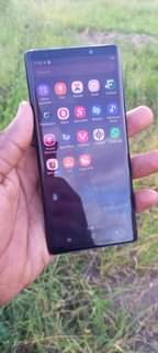 A picture of Samsung note 9