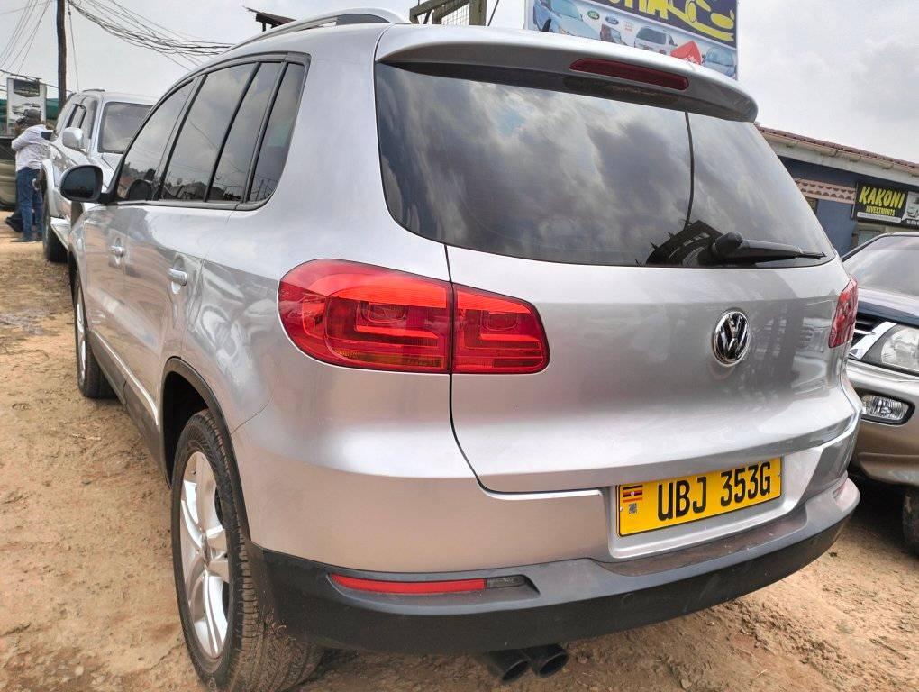 A picture of Tiguan model 2012