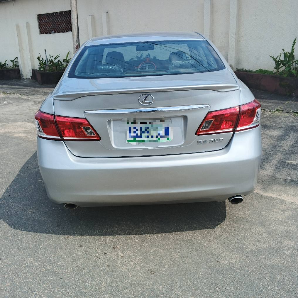 A picture of 2011 Lexus ES 350
