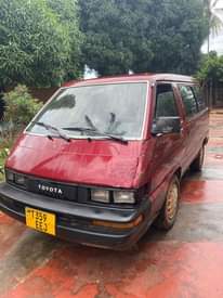 A picture of Toyota van ipo Sakoni