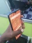 A picture of Infinix hot 9 ina crake kwenye kioo bei 150000