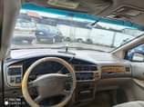 A picture of Clean 2000 model Toyota Sienna