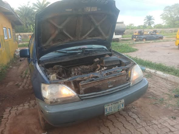 A picture of Distress like never before Lexus RX300 at N1 950