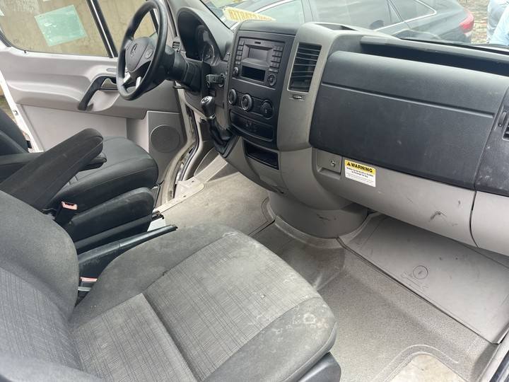 A picture of Mercedes Benz sprinter