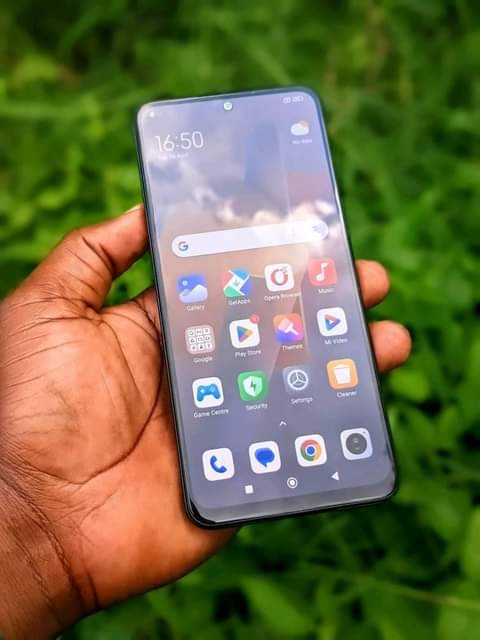 A picture of Redmi note 12