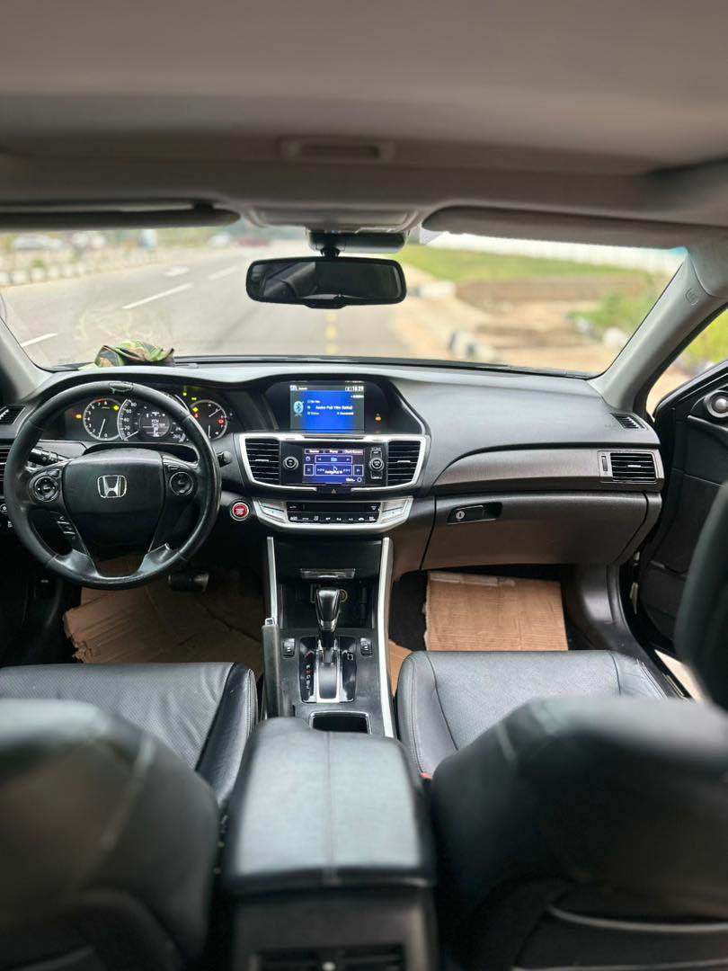 A picture of Direct Belgium Honda Accord 2013