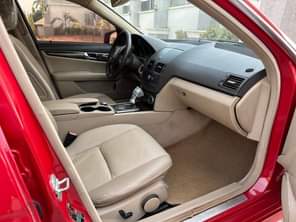A picture of Belgium standard 4 cylinders Mercedes Benz c180 2009 model with