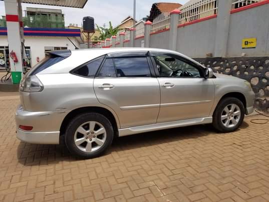 A picture of Toyota Harrier