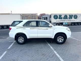 A picture of Toyota fortuner 2008 gcc watsapp 0551513562